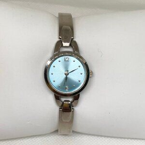 Faded glory women silver tone watch blue dial 22mm round links band 7” running